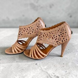 Italian Leather - Pour La Victoire Beige Heels